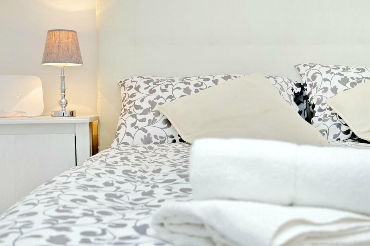 Bbhome Trastevere Station White Chic Apartment Rzym Zewnętrze zdjęcie